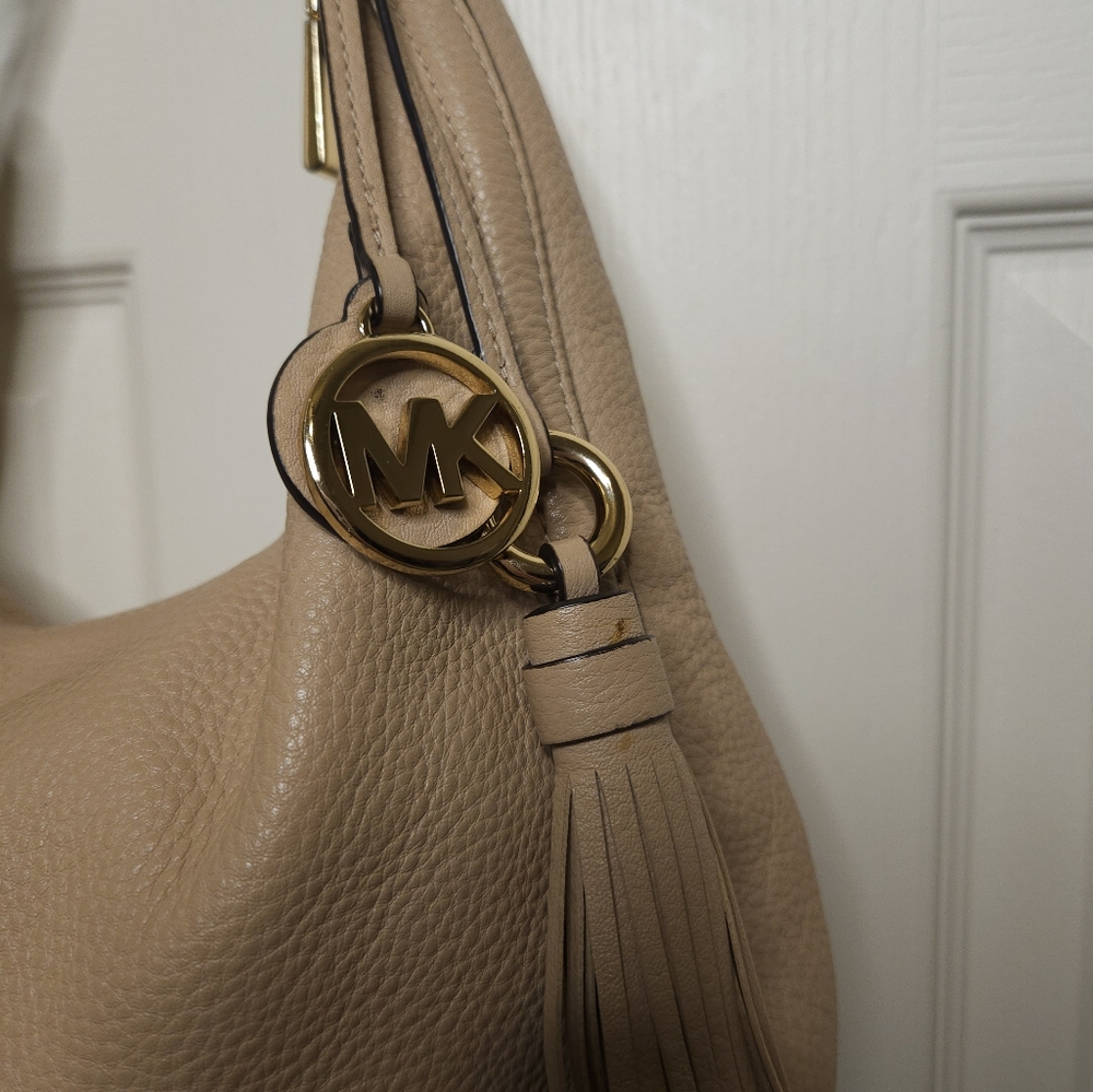 HP!! MICHAEL KORS CREAM TASSEL LARGE LYDIA HOBO BAG - Picture 7 of 16